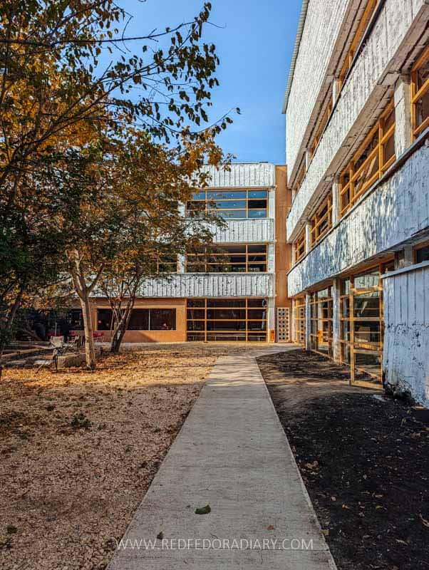 12 Cozy Cafes in Tbilisi for Cakes, Brunch, Books & Chill 20 12 Cozy Cafes in Tbilisi for Cakes, Brunch, Books & Chill 17