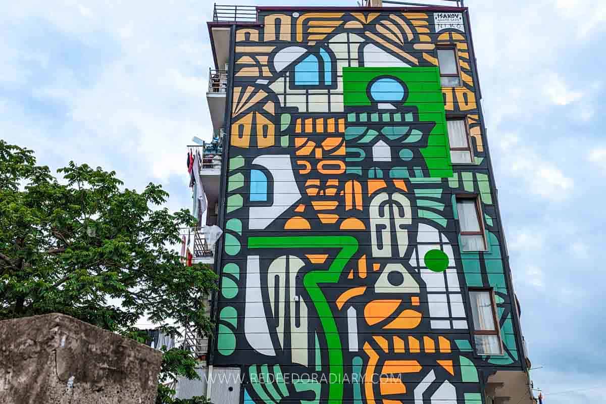 Batumi's Urban Gallery: 20 Best Street Art in Batumi with Map 17