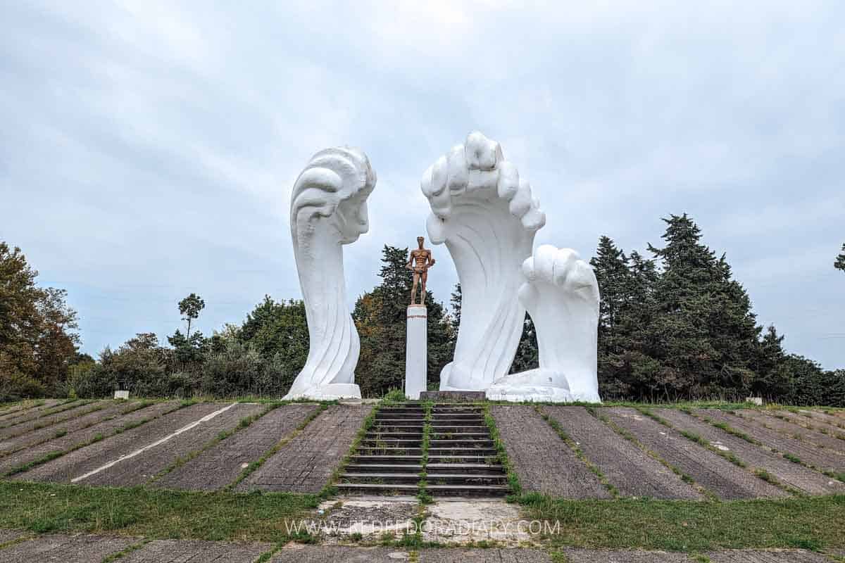 Soviet Architecture in Georgia: 27 Monuments & Mosaics 57 Soviet Architecture in Georgia: 27 Monuments & Mosaics 54