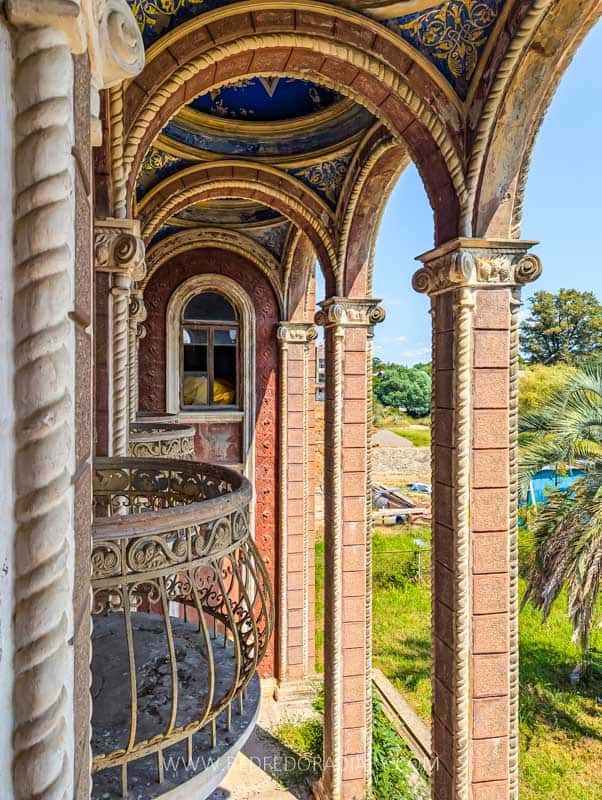 Soviet Architecture in Georgia: 27 Monuments & Mosaics 41 Soviet Architecture in Georgia: 27 Monuments & Mosaics 38