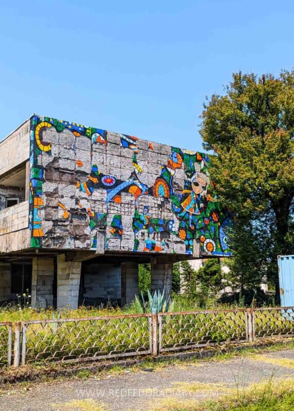 Soviet Architecture in Georgia: 27 Monuments & Mosaics 44 Soviet Architecture in Georgia: 27 Monuments & Mosaics 41