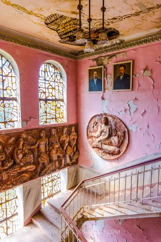 Soviet Architecture in Georgia: 27 Monuments & Mosaics 38 Soviet Architecture in Georgia: 27 Monuments & Mosaics 35