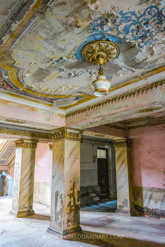 Soviet Architecture in Georgia: 27 Monuments & Mosaics 39 Soviet Architecture in Georgia: 27 Monuments & Mosaics 36