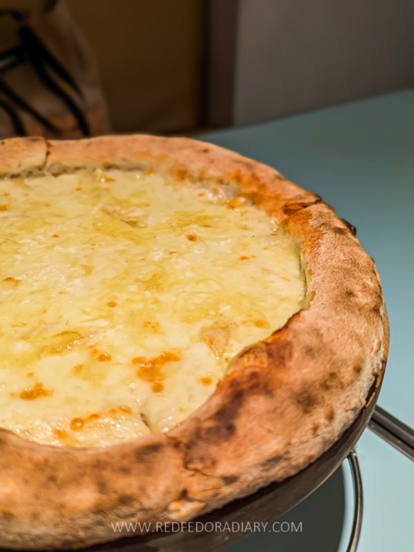 12 Cozy Cafes in Tbilisi for Cakes, Brunch, Books & Chill 8 12 Cozy Cafes in Tbilisi for Cakes, Brunch, Books & Chill 6