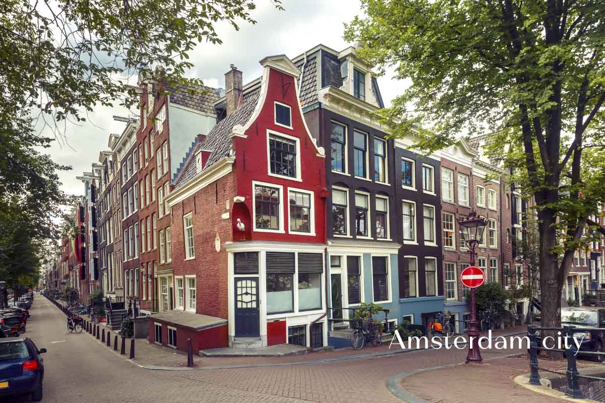 Best Amsterdam Canal Cruise: Ultimate Guide with Tips 9 Best Amsterdam Canal Cruise: Ultimate Guide with Tips 7