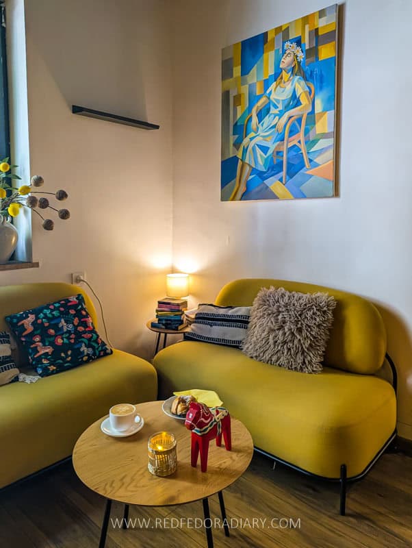 12 Cozy Cafes in Tbilisi for Cakes, Brunch, Books & Chill 23 12 Cozy Cafes in Tbilisi for Cakes, Brunch, Books & Chill 20
