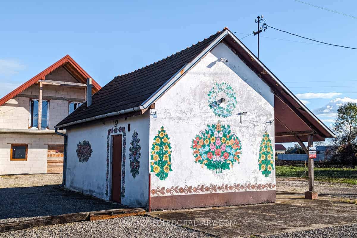 How to Visit Zalipie from Krakow: Painted Village Day Trip 5